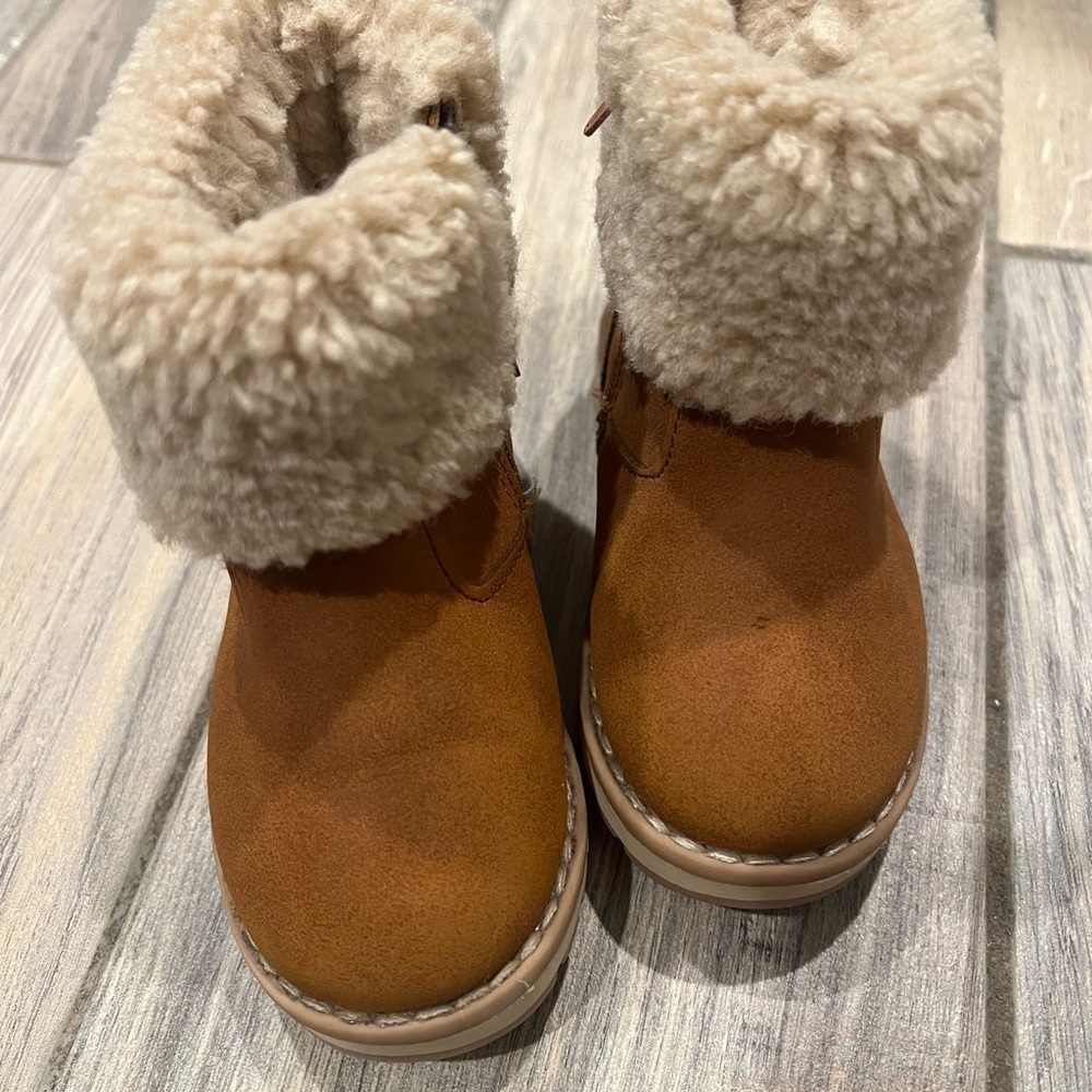 Zara Brown Kids Boots with Plush Collar Warm size 21 equivalent to Baby 5 US